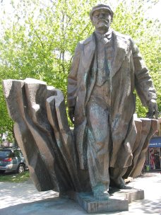 Statue of Lenin in Fremont, WA Statue of Lenin in Fremont, WA